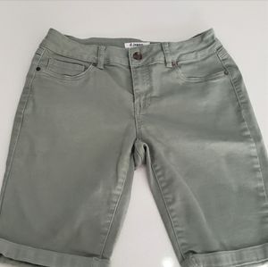 D. Jeans shorts size 8